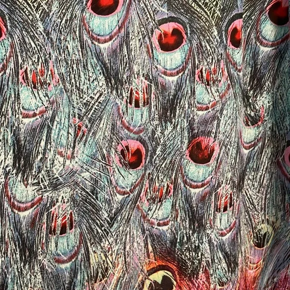 Fig and Flower Vibrant Multicolor Top Size L in peacock feather pattern - Picture 4 of 4